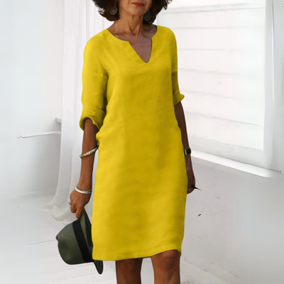 Clara - Elegant dress with V-neck