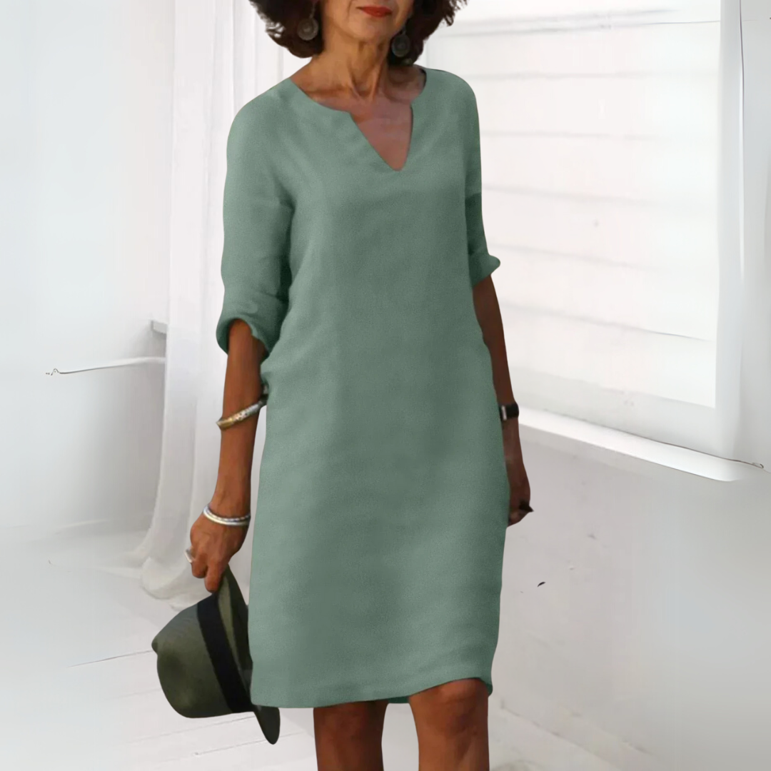 Clara - Elegant dress with V-neck