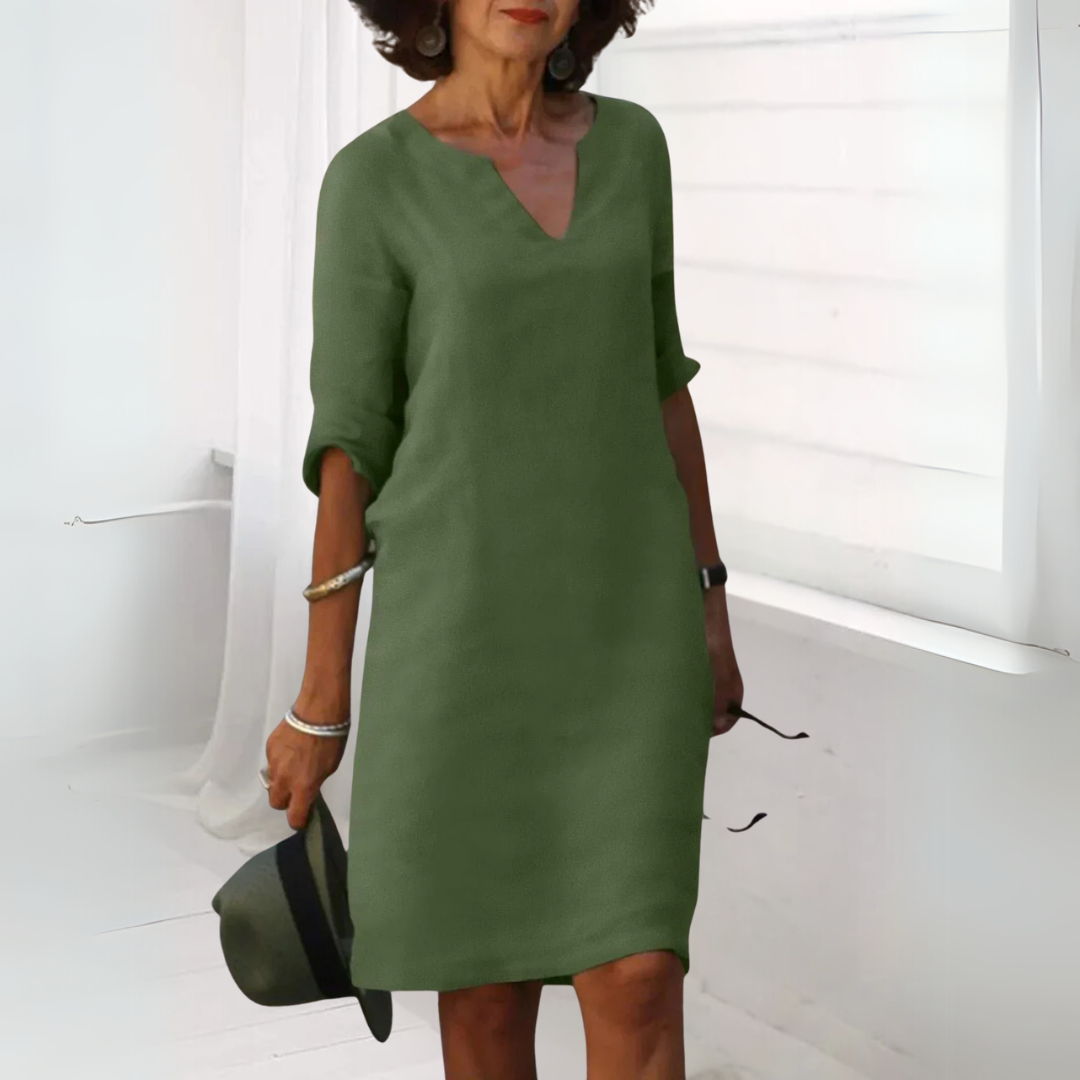 Clara - Elegant dress with V-neck