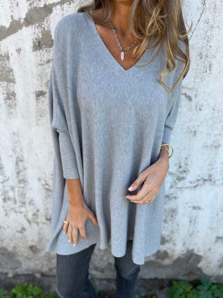 Isla – Flattering V-Neck Knit Tunic