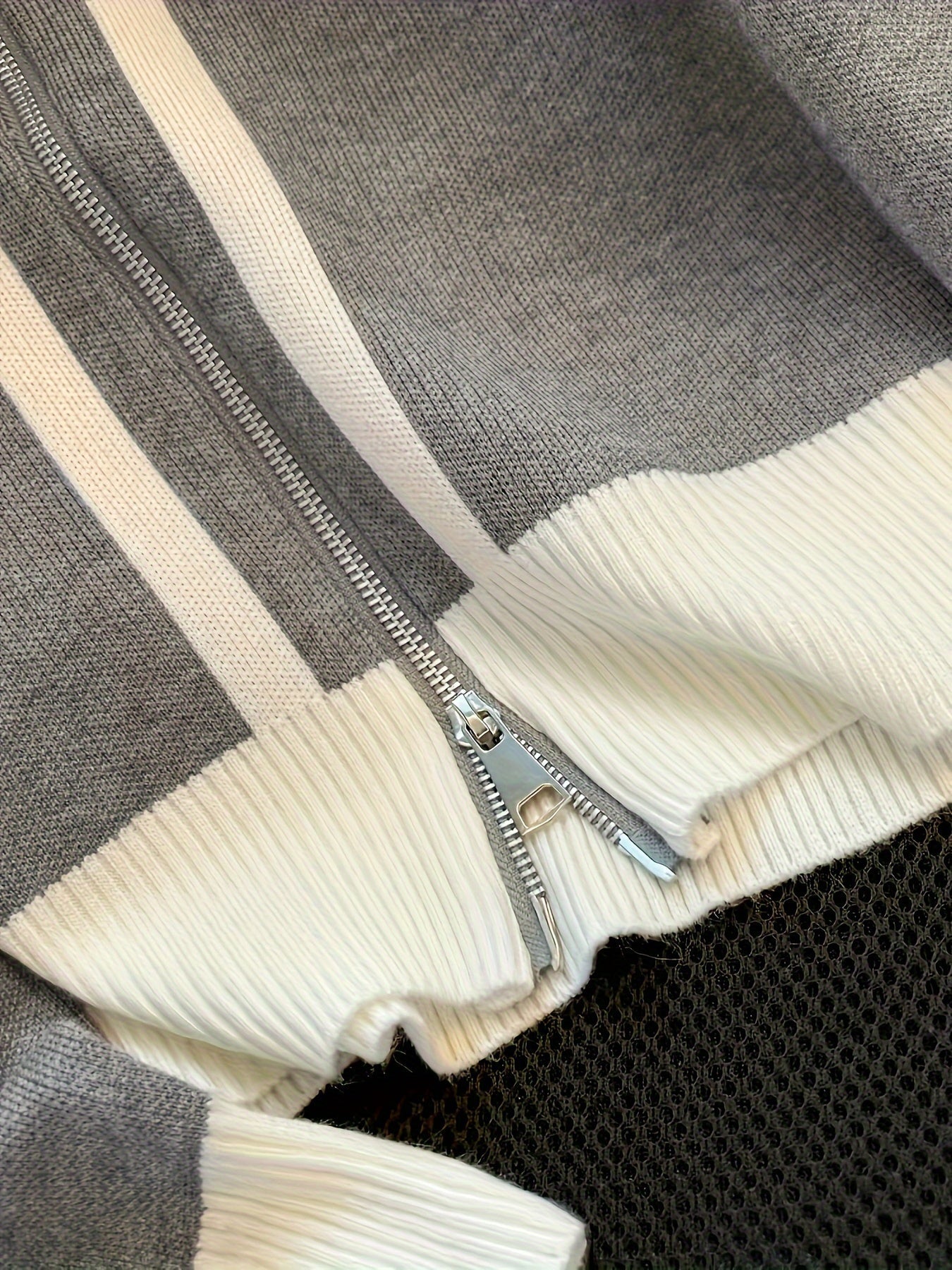 Caitlin – Zip-Up Ribbed Collar Jacket