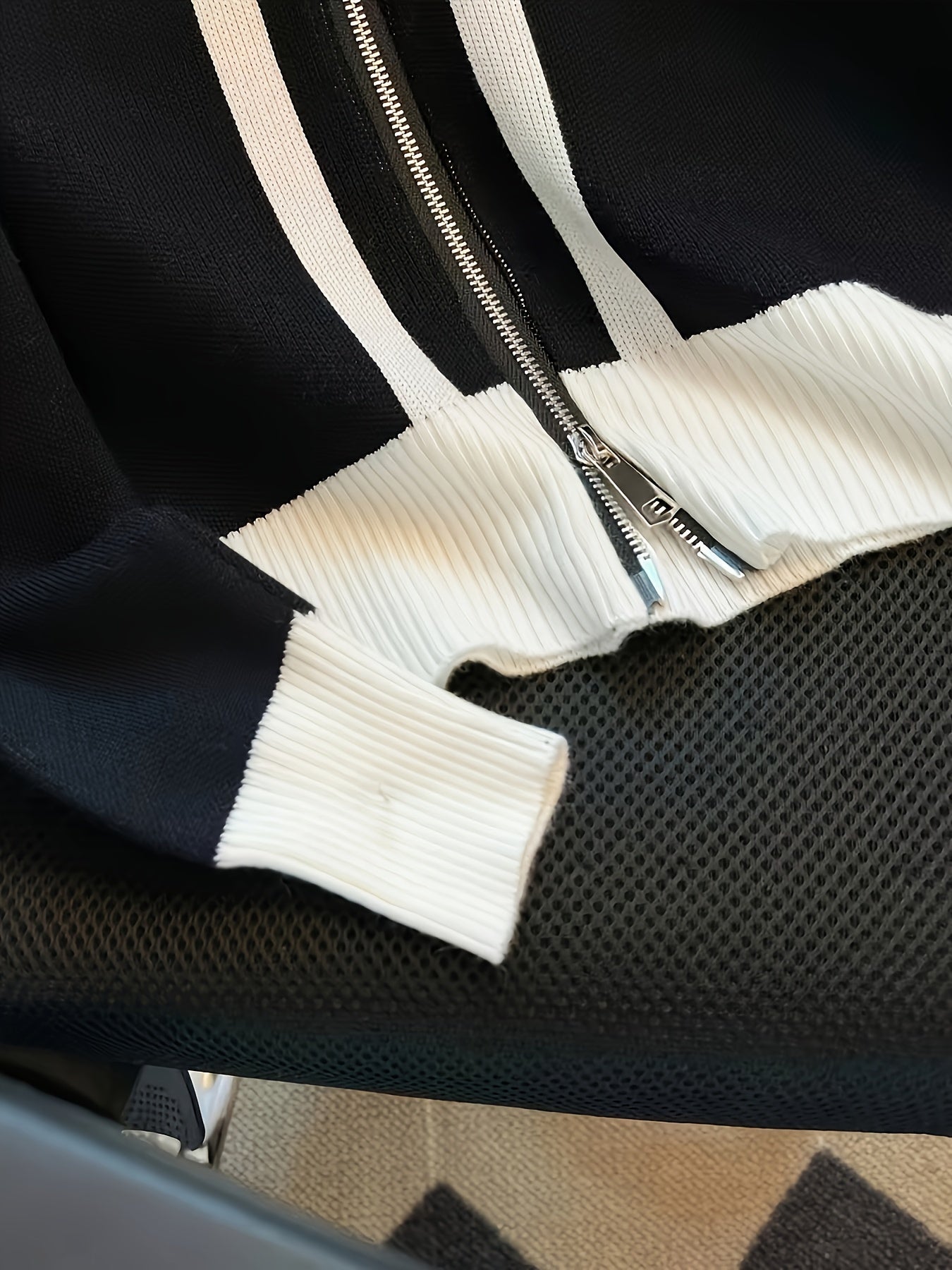 Caitlin – Zip-Up Ribbed Collar Jacket