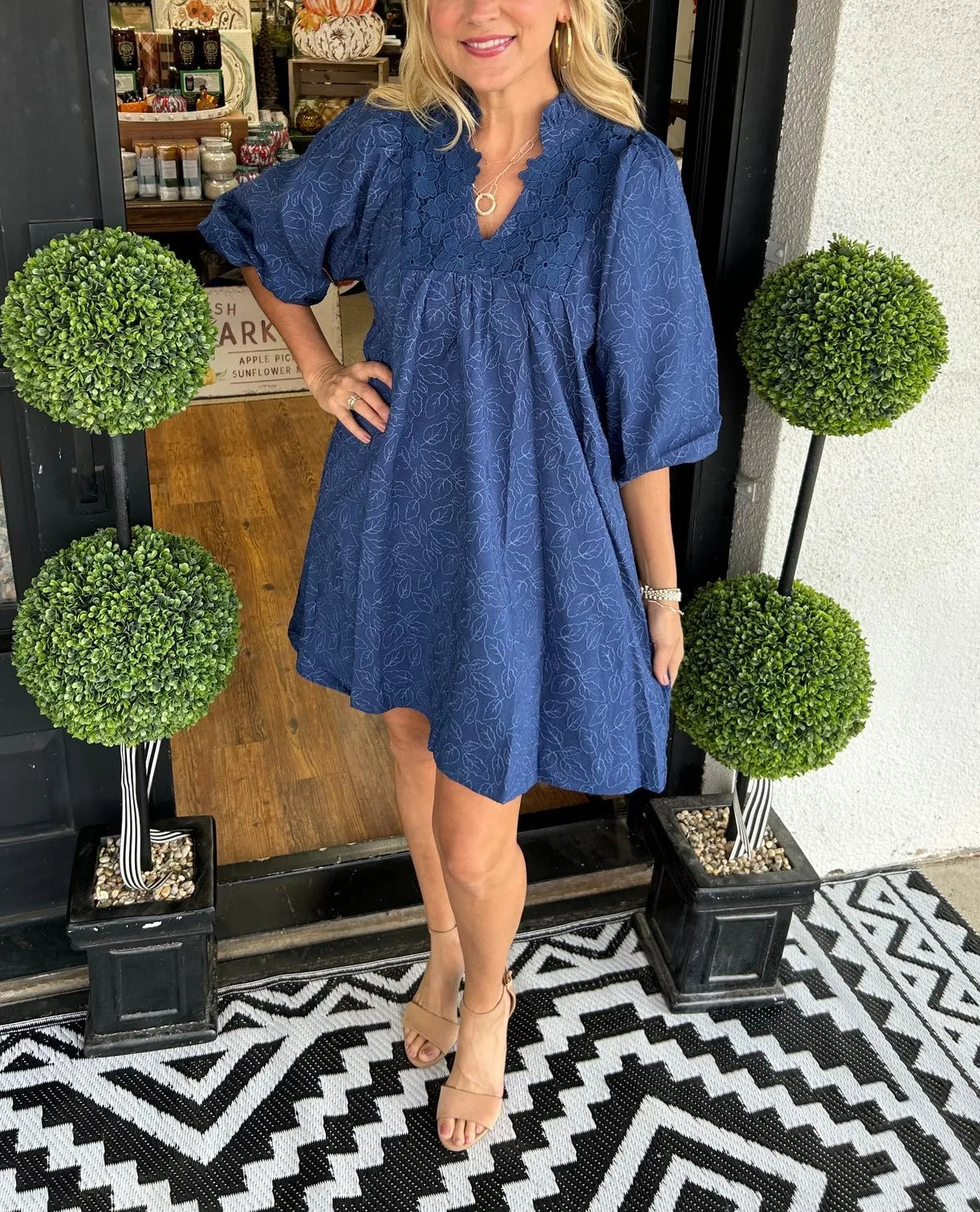 Georgina – Textured Puff Sleeve Mini Dress