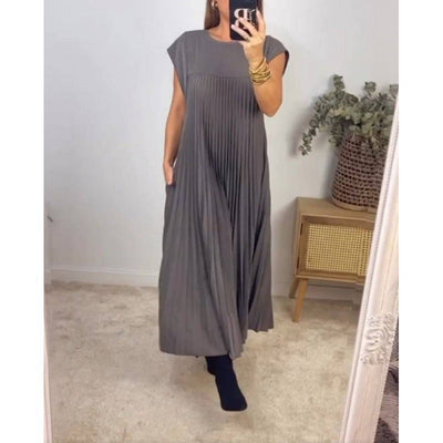 Maren – Pleated Sleeveless Maxi Dress