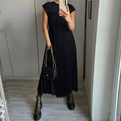 Maren – Pleated Sleeveless Maxi Dress