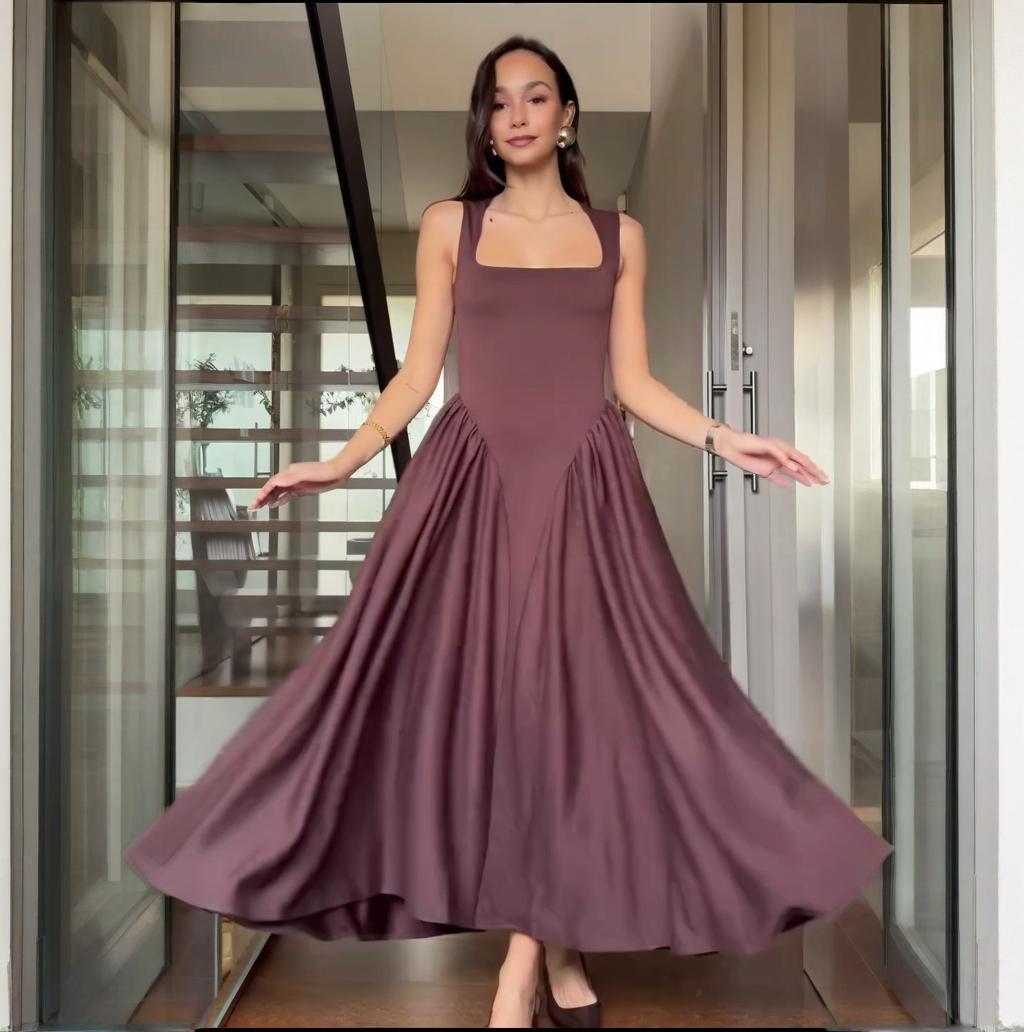 Delphine – Sculpted Flare Midi Dress