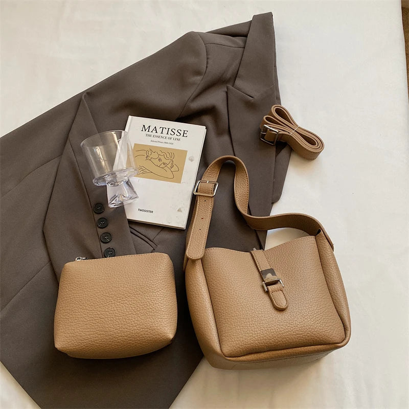 Iris™ – Modern bucket bag with a leather look