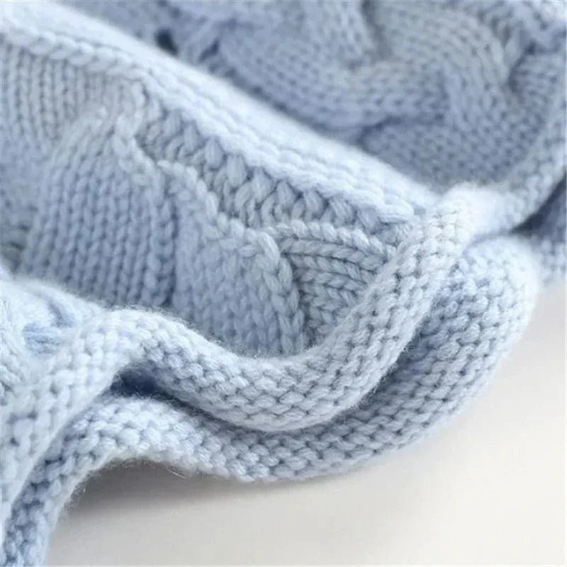Jennan - Comfortable Cable Knit Turtleneck Jumper