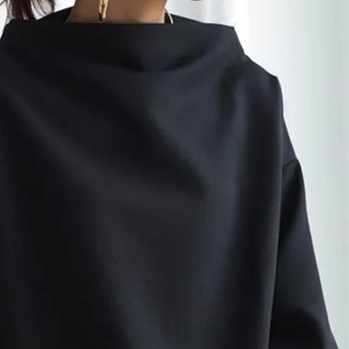 Wanda - High-Neck Soft Knit Top