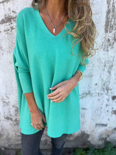 Isla – Flattering V-Neck Knit Tunic