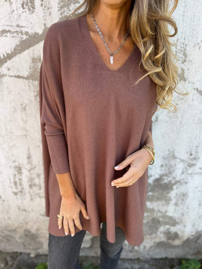 Isla – Flattering V-Neck Knit Tunic
